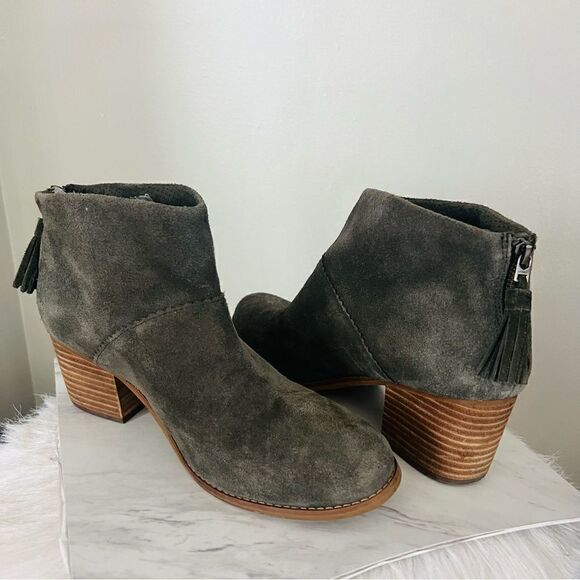 TOMS Leila Suede Block Heel Bootie, Fall Ankle Boot, Gray/Sage, Size 9.5, - Picture 14 of 16